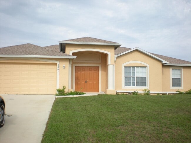 Primary Photo - Freshly painted interior and BRAND NEW LVP...