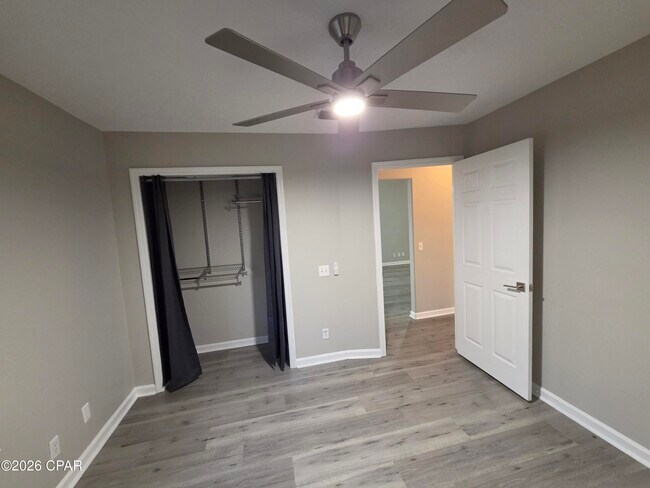 Building Photo - 5810 Sunset Ave