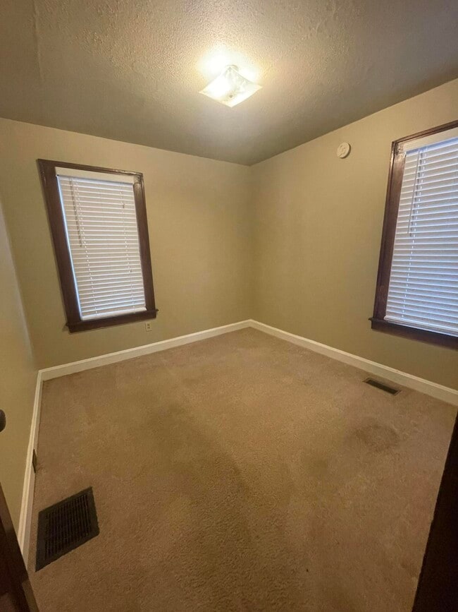 Building Photo - 8224 W Main St