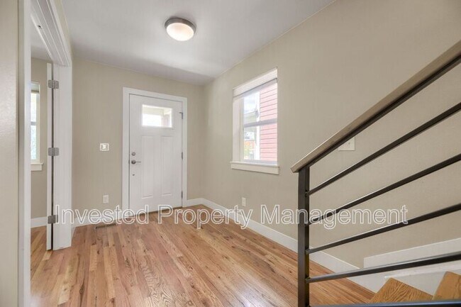 Building Photo - 3344 N Williams St