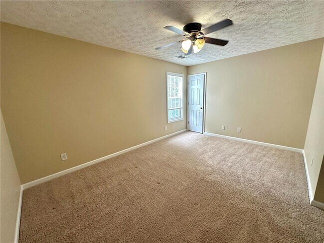 Building Photo - 185 Weatherstone Dr