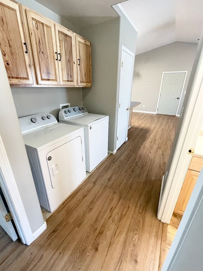 Building Photo - 2bd, 2 Bath Home for Rent in North Pole - FUEL INCLUDED!