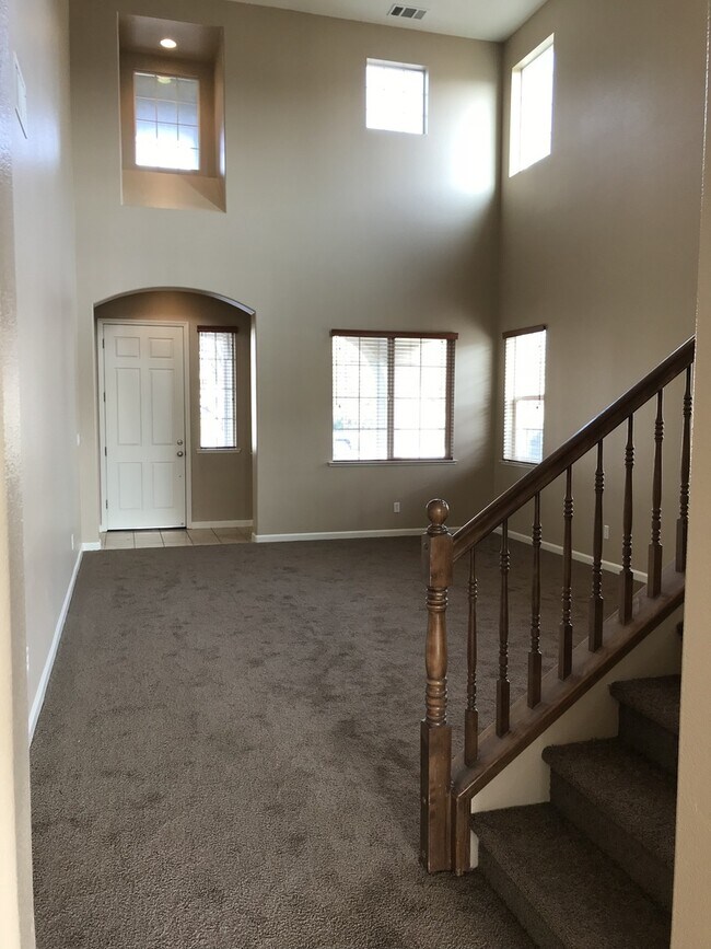 Building Photo - 1235 Bluegrass Ct
