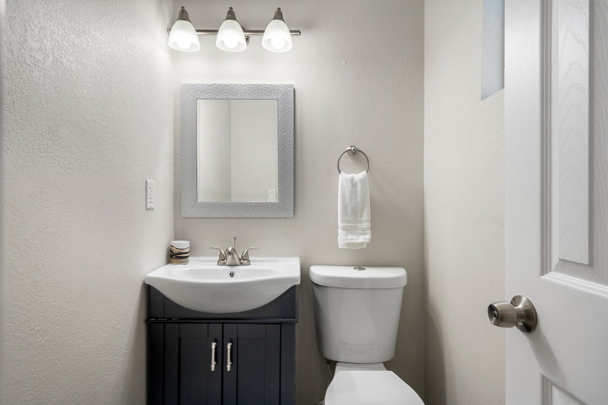 Building Photo - 7902 E Latham St