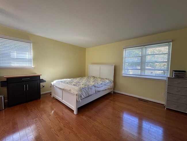 Building Photo - 116 Kane Dr