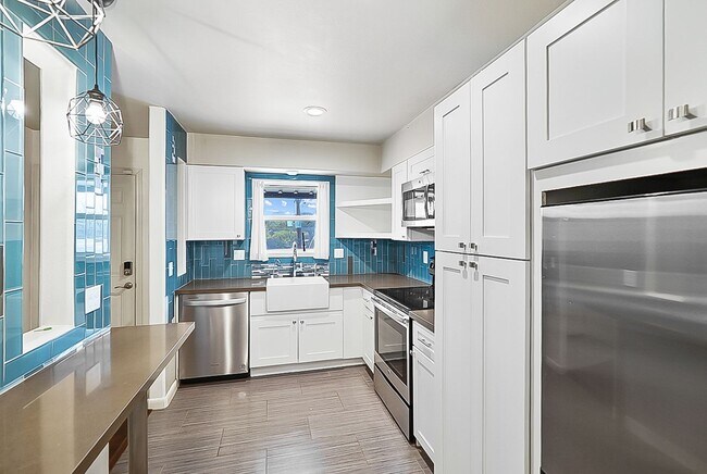 Building Photo - 102 Ruelle