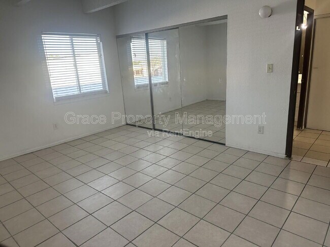 Building Photo - 364 S Ironton St