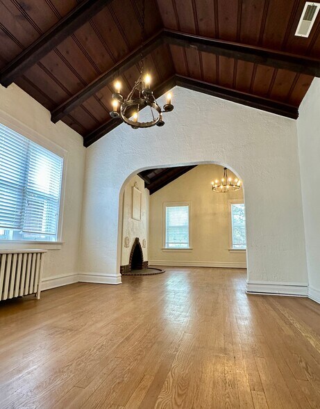 Building Photo - 7310 Lindell Blvd