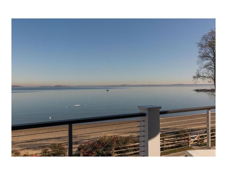 Building Photo - 153 Bayside Rd