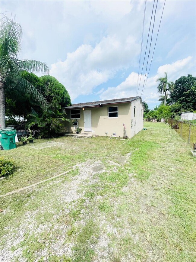 Building Photo - 26603 SW 138th Ave