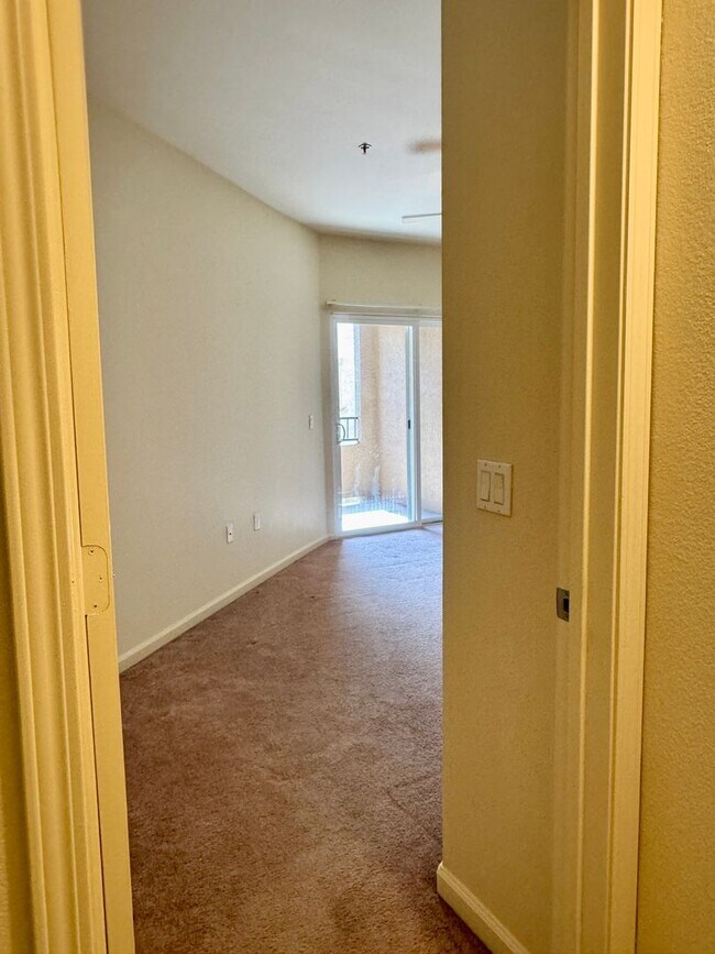 Building Photo - Welcome Home To This Adorable North Natomas Condo!