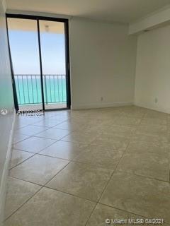 Building Photo - 2625 Collins Ave