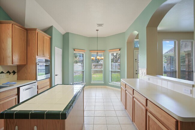 Building Photo - Gorgeous 4/2 Home in the Villages of Edgewater Estates with Soaring Ceilings and 2 Flex Rooms!