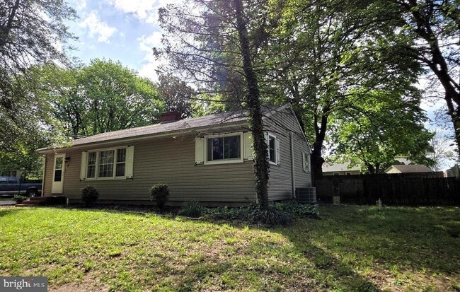 Building Photo - 4 Carolee Dr