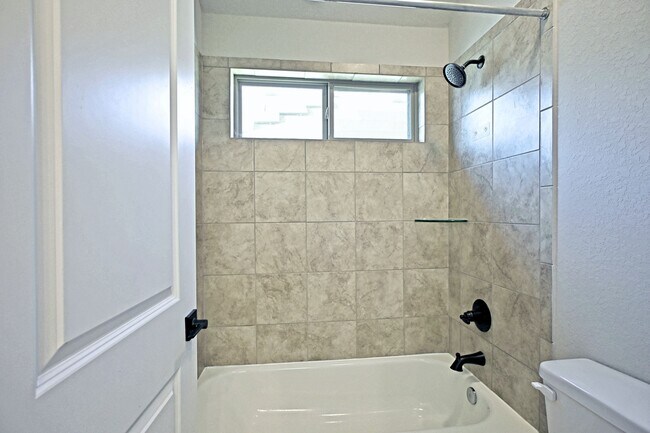 Building Photo - 588 Vale Ct