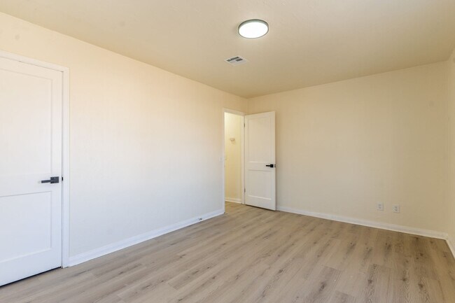 Building Photo - 3 Bedroom Rent to Own Home Available!