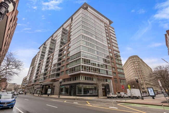 Building Photo - 1 Charles St S