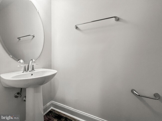 Building Photo - 14583 Lakestone Dr