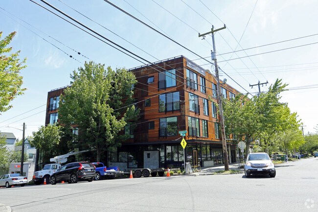 Building Photo - Stencil