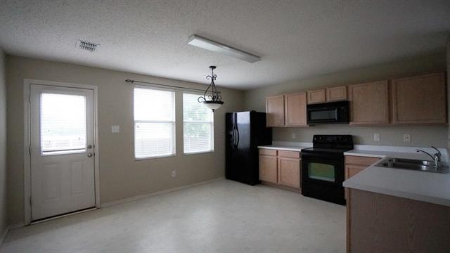 Building Photo - 5929 Thoroughbred Trail