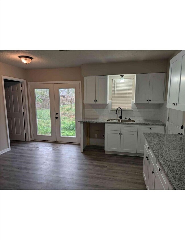 Primary Photo - 10922 Lockgate Ln