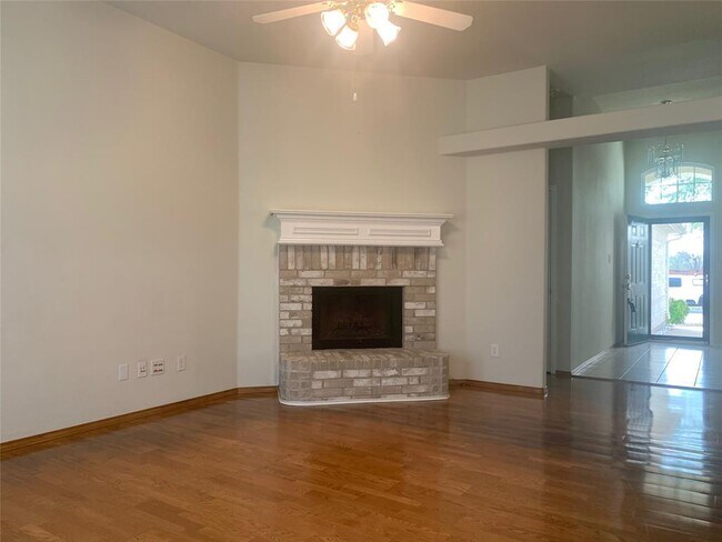 Building Photo - 313 Foreston Dr