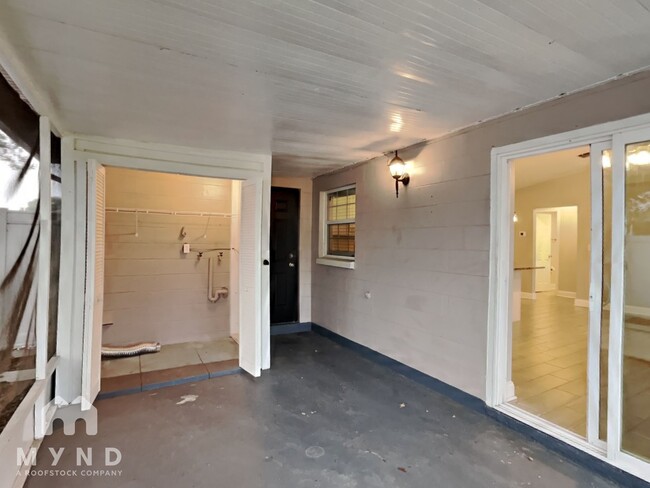 Building Photo - 1339 Primrose Ct
