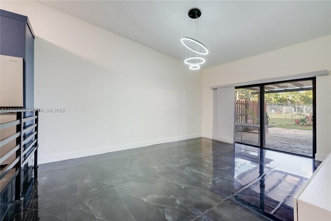 Building Photo - 14805 SW 74th Ln