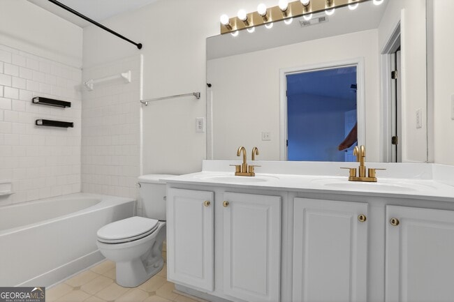 Building Photo - 5104 Manerdale Dr SE