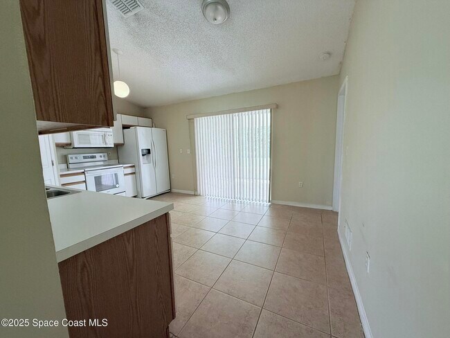 Building Photo - 3232 Wallace Ave