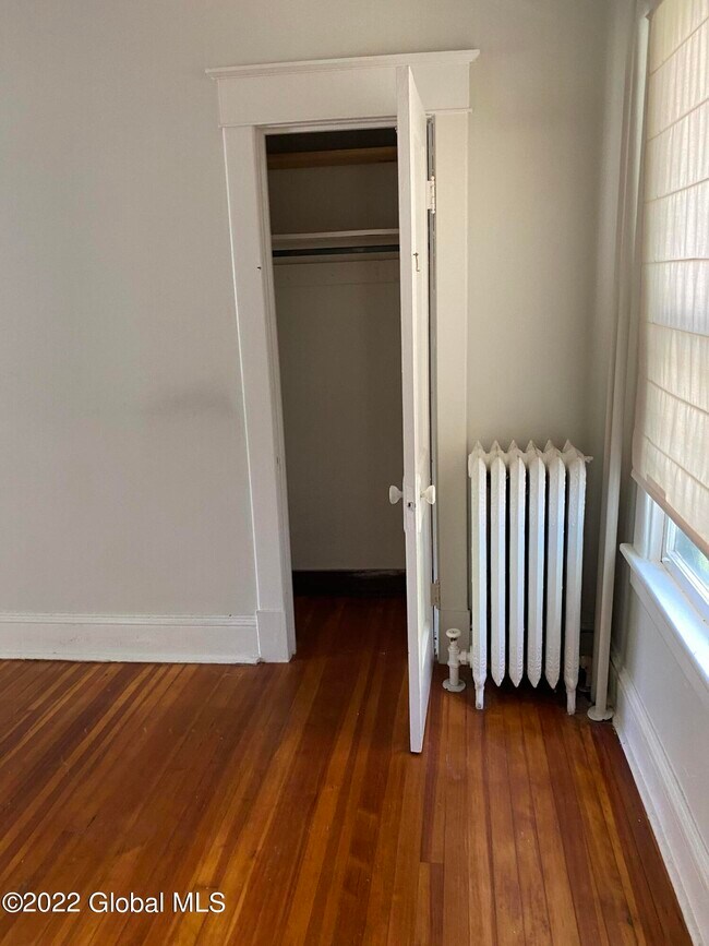 Building Photo - 663 Hudson Ave