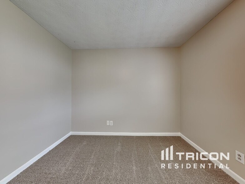 Building Photo - 4047 Linda Ln SW