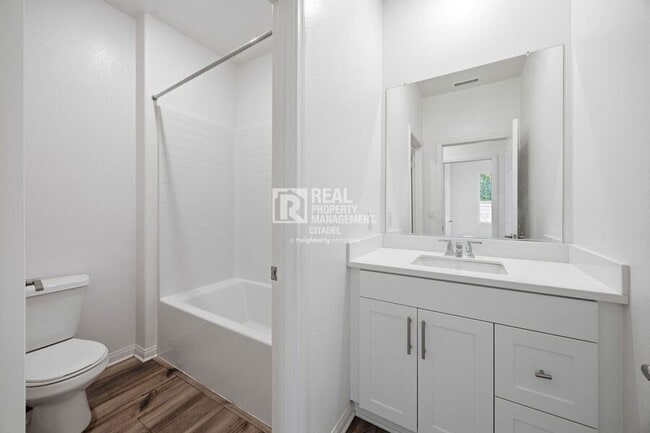 Building Photo - 365 Huntington Ct