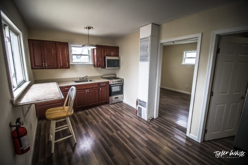 Building Photo - 542 W Maple Ave