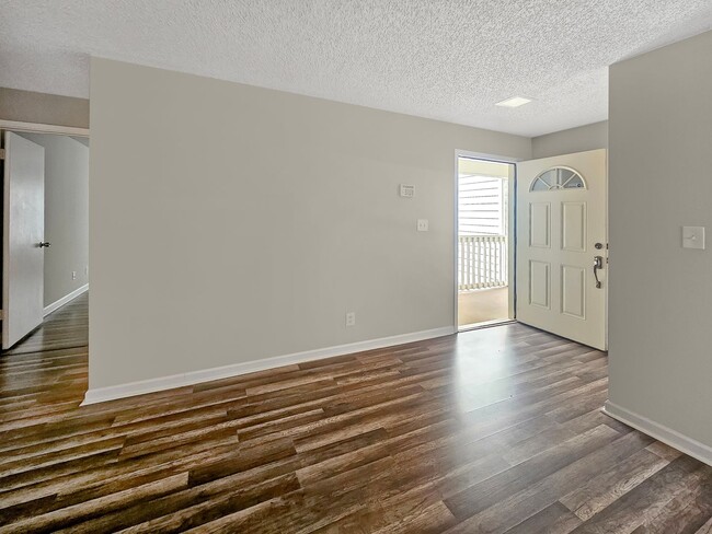 Building Photo - Stylish 2-Bedroom, 2-Bath End-Unit Condo i...