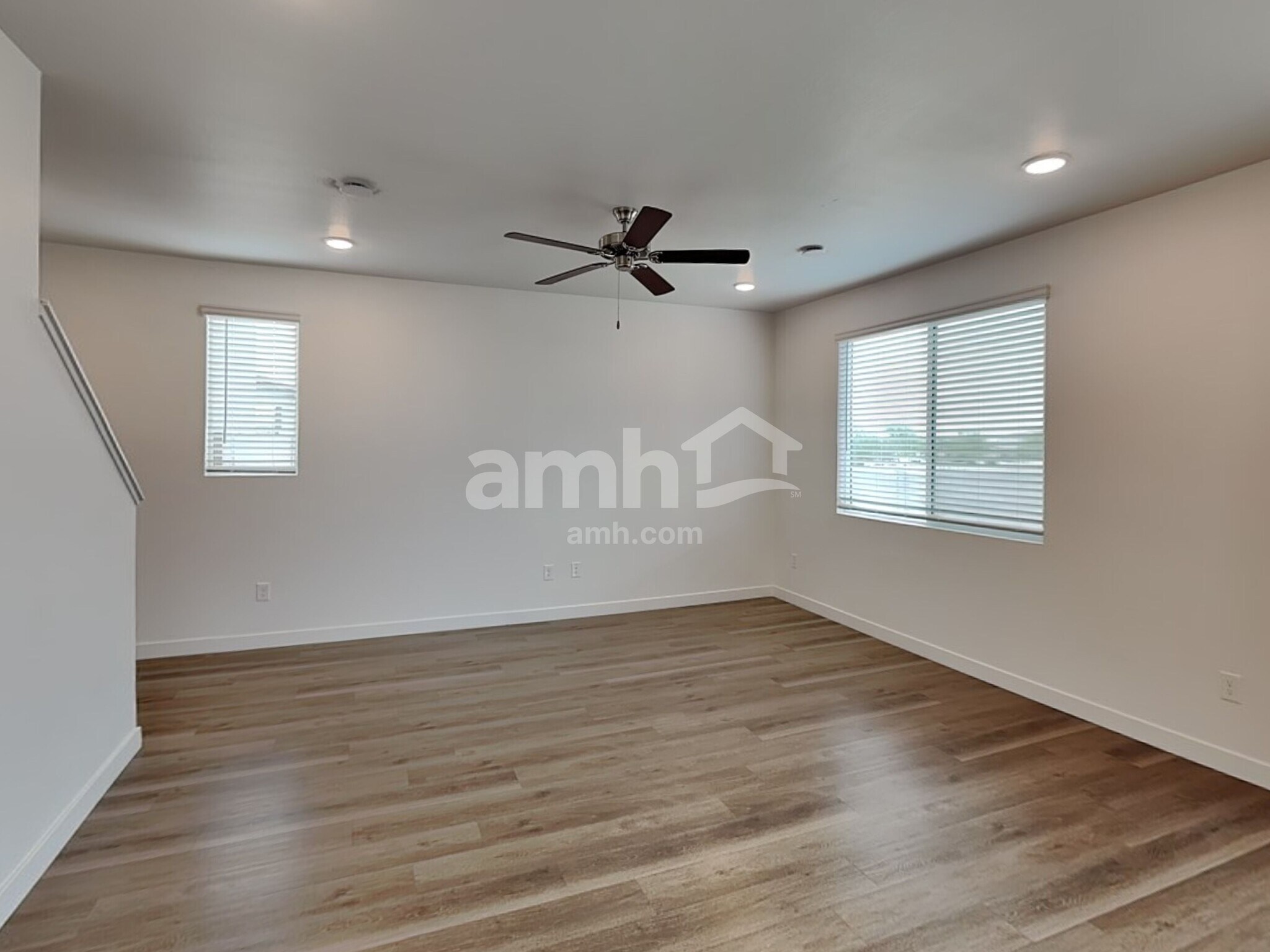 Building Photo - 6975 N 125th Dr
