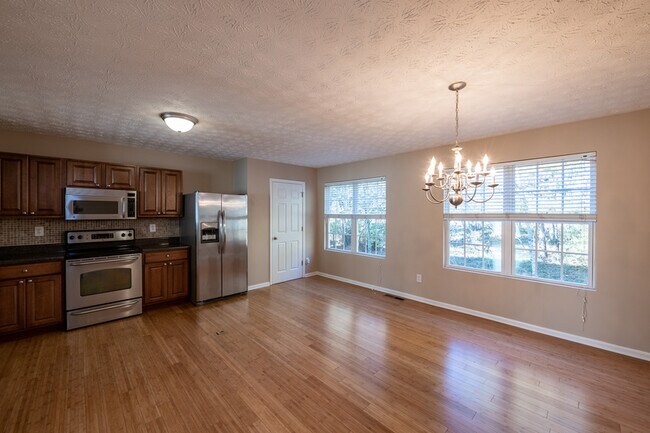 Building Photo - 6246 Redan Overlook