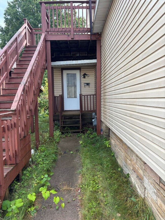 Building Photo - 651 W Davenport St