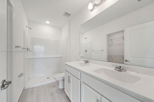 Building Photo - 4971 Armina Pl