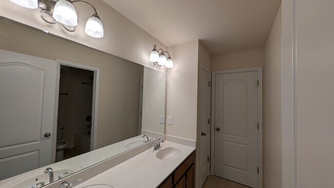 Building Photo - 4848 Pepper Dr