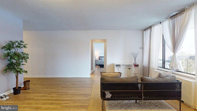 Building Photo - 3701 S George Mason Dr