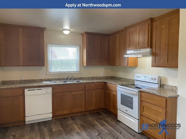 Building Photo - Nice 2 bedroom, 1 bathroom home close to everything in Central Point!!!