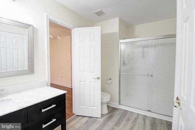 Building Photo - 9261 Ridgefield Cir