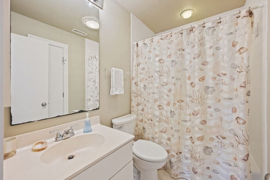 Building Photo - 321 Pioneer Loop