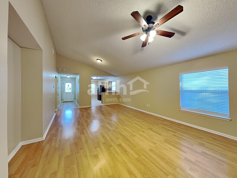 Building Photo - 3079 Wavering Ln