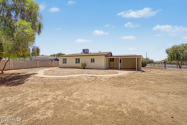 Building Photo - 7014 W Palo Verde Dr
