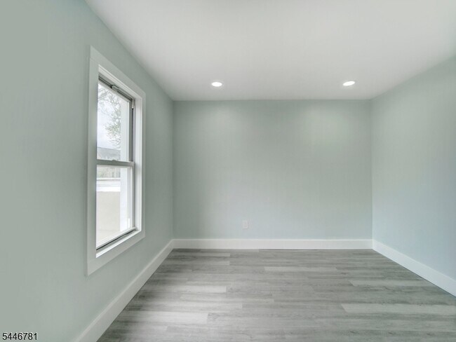 Building Photo - 351 Railroad Ave