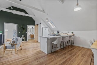 Building Photo - 50 E St