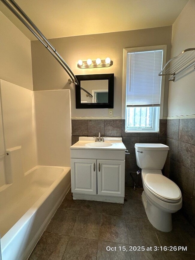 Building Photo - RHODES AREA 4 Bedroom /2.5 Bath House! Gorgeous New Floors