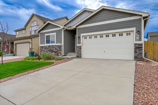 Primary Photo - $2,795 - 4 Bed, 3 Bath Home in Colorado Sp...
